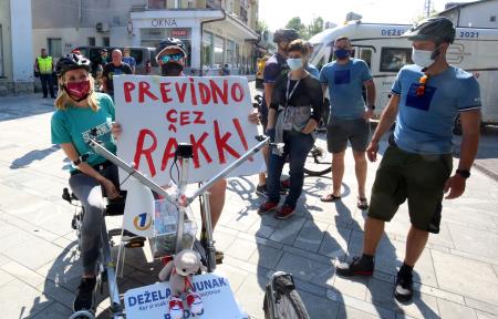 DEŽELAK CERKNICA 14 FOTO LJUBO VUKELIČ
